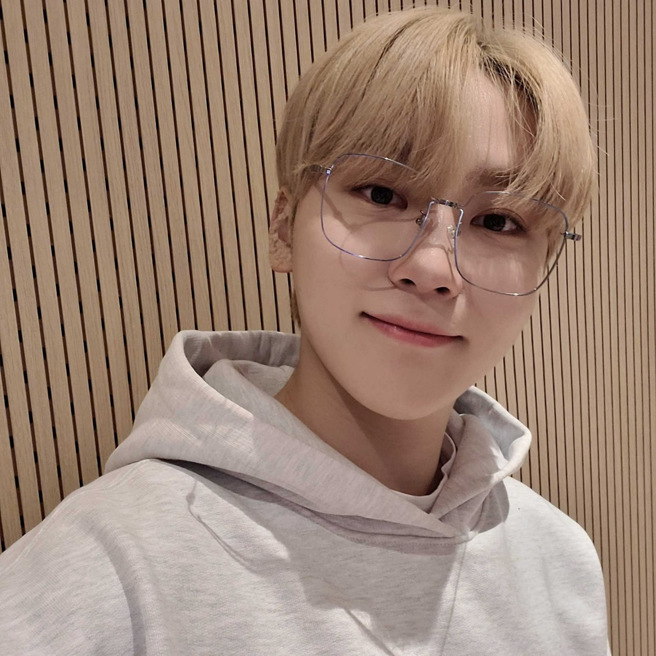 Seventeen成员胜宽喜欢透过耳穴美容维持最佳状态（翻摄自推特）