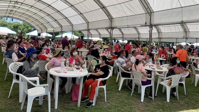 板桥区公所举办「2022板桥庆重阳－怀旧时光乐九九」活动。（板桥区公所提供）