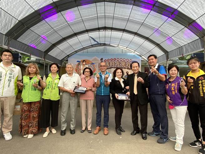 板桥区公所举办「2022板桥庆重阳－怀旧时光乐九九」活动。（板桥区公所提供）