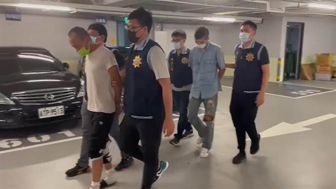 警方逮捕蔡、宋2嫌，依杀人未遂罪嫌送办。（警方提供）