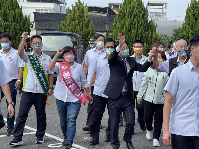 赖清德称讚蔡培慧有坚强奋斗的精神。（杨静茹摄）