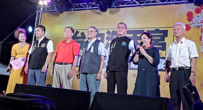 梧棲區浩天宮媽祖廟1日晚上，於中港高中體育館前舉辧起馬宴，席開近500桌慰勞駕前志工等團隊。（浩天宮管理委員會提供）