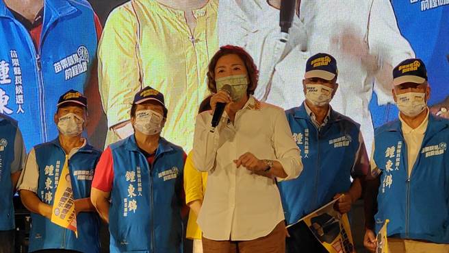 鍾東錦競總主委蔡麗卿猛批對手徐定禎只會說空話。（鍾東錦競總提供／謝明俊苗栗傳真）