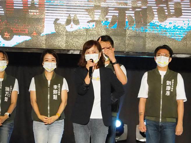 沈慧虹感谢赖清德一直以来对新竹市的支持与建设，她说，过去赖清德在担任行政院长期间，支持新竹超过43亿建设。（陈育贤摄）