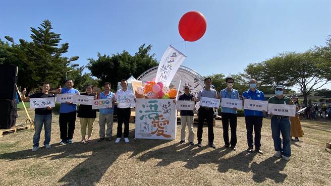 金門縣政府舉辦「多元共融-浯愛市集」身心障礙者權利公約宣導活動，讓民眾更加了解身心障礙者及相關福利服務資源之運用(于家麒攝)