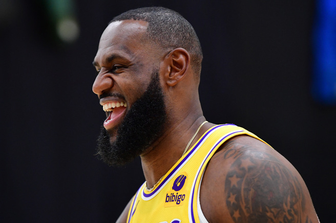 湖人要把握詹姆斯(LeBron James)所剩不多的职业生涯，再次衝击总冠军奖杯。(美联社)