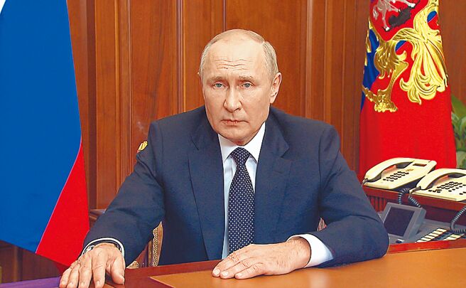 普丁发表演说称，俄军控制的这4区与俄罗斯有着共同命运，而入俄「是数百万人民的意愿」，是他们在《联合国宪章》中规定的「不可分割的权利」。（摘自俄罗斯总统府官网）