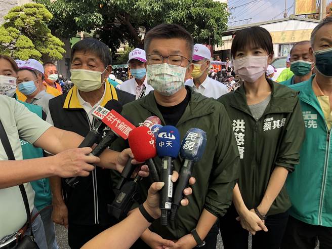 蔡其昌强调，希望有更多理念相同的队员能成功当选，理念一致都是行动派。（陈世宗摄）