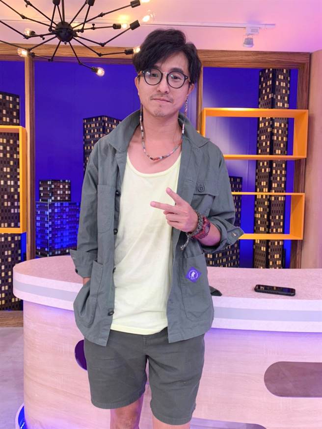 王少伟借古钱求开运，结果连续一个月作梦。（卫视中文台提供）