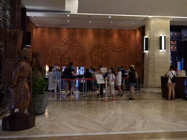 花莲旅宿国庆连假平均住房率仅达6成许，比往年减少1成，业者研判与上月强震重创南区乡镇有关，不过台铁努力抢通铁路通达玉里后，相信这几天仍有机会拉抬整体的住房销售。（本报资料照片）