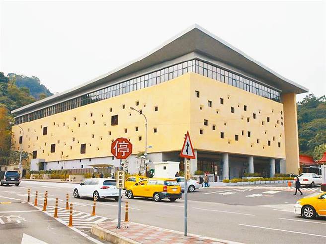 法官陈伯均2日上午在第二殡仪馆举行告别式。（资料照）