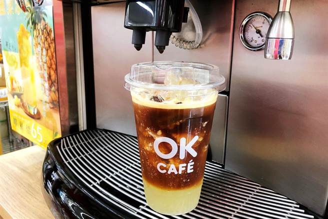 OKCafe西西里气泡咖啡，现购买第二杯半价。（OKmart提供）