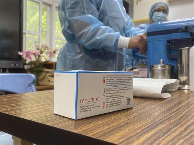 台东县自明(3)日起开放第2阶段对象追加接种莫德纳次世代双价疫苗开始接种，疫苗示意照。（蔡旻妤摄）