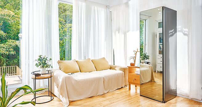 有LG Styler蒸氣電子衣櫥在家，不僅除味，還兼顧省時又添香。圖／台灣LG電子提供