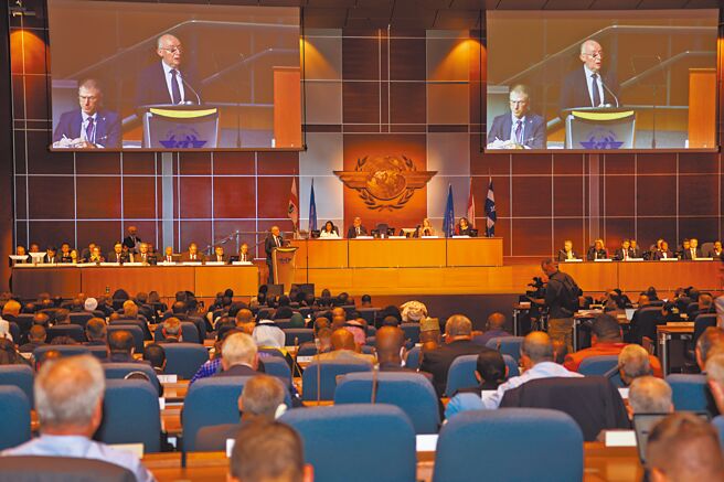 图为9月27日，在加拿大蒙特娄举办的第41届国际民航组织大会开幕式。（中新社）