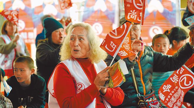 《哈勇家》中饰演阿嬷的林詹珍妹表现惊艳，获今年金马奖最佳女配角提名。（海鹏提供）