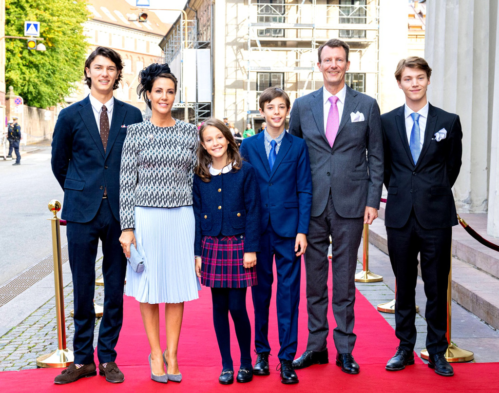 丹麦女王玛格丽特二世（Queen Margrethe II）突然宣布拔除次子尤阿金王子（Prince Joachim）4名子女的头衔。由左至右依序为：尼古拉王子（Prince Nikolai）、玛丽王妃（Princess Marie）、雅典娜公主（Princess Athena）、亨瑞克王子（Prince Henrik）、尤阿金王子、费利克斯王子（Prince Felix）。（资料照／TPG、达志影像）(photo:ChinaTimes)