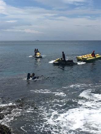 潛客漂流被以香蕉船救援 網笑：免費體驗水上遊憩