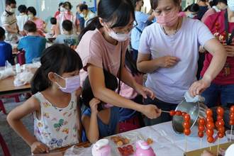 社教館親子廚藝活動進社區 復刻傳統人氣小吃冰糖葫蘆