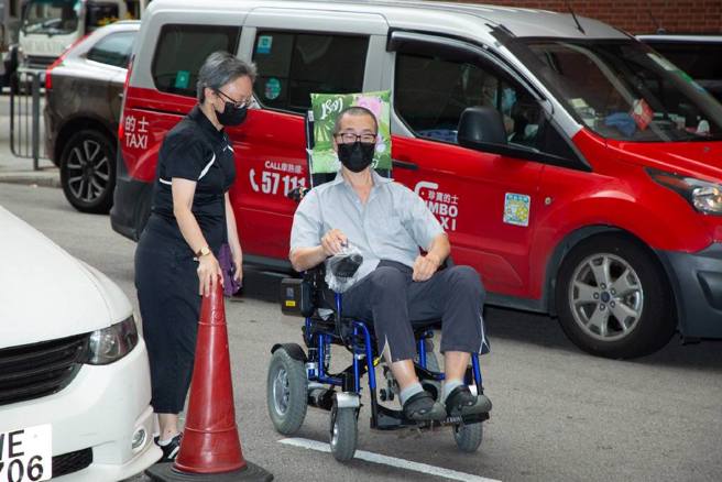 吳博君看病畫面曝光。(圖/微博)