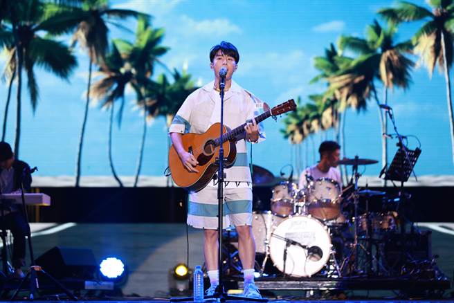 韦礼安为铁玫瑰音乐节献唱。（新视纪整合行销提供）