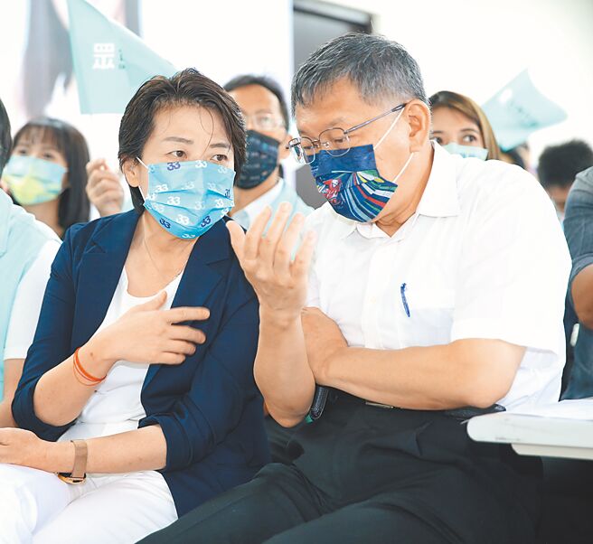 柯文哲表示，与沈慧虹去年1月见面，多少有谈到新竹的事，至于是否与选举有关，他仅称「见仁见智」。左为无党籍台北市长参选人黄珊珊。（陈君玮摄）