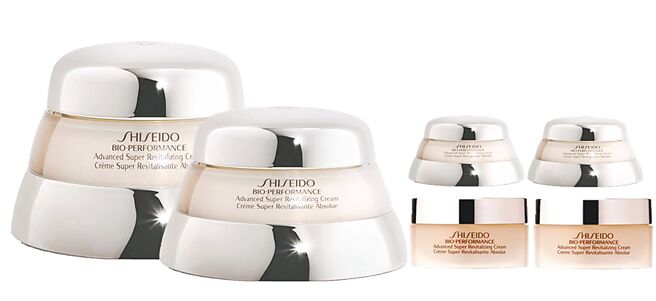 京站的资生堂NO.1百优乳霜王感谢组，原价9368元，特价5760元。（京站提供）