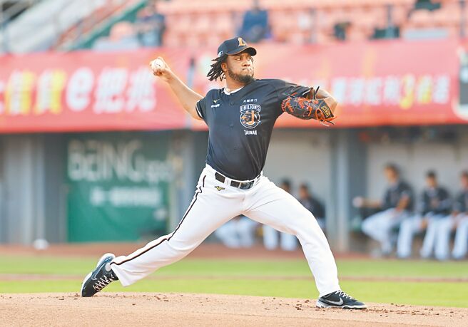 统一狮先发投手克维斯主投7局飙出7K，被敲5支安打，仅因阳春炮失掉1分。（统一狮提供）
