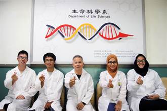 中大教授王健家研究基因解碼 成果登上《核酸研究》