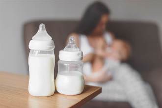 她問「奶粉過期1個月」能餵寶寶喝嗎？醫看效期傻住了