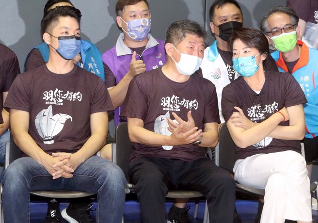 圖為台北市長候選人，左起為國民黨候選人蔣萬安、民進黨候選人陳時中與無黨籍候選人黃珊珊。（中時資料照，鄭任南攝）