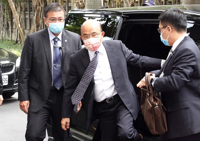 行政院長蘇貞昌4日前往立法院報告112年度中央政府總預算案並備詢。（姚志平攝）