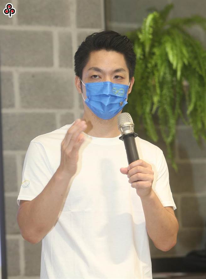 国民党台北市长参选人蒋万安大酸，民进党和陈时中，都不愿意深切的自我好好检讨和反省，把所有过错都推给别人。（本报资料照片）