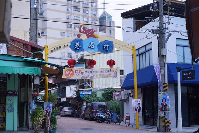彰化县员林市打石巷商圈，过去有员林第一街称号，当地耆老，说70年代打石巷从摇篮到坟墓都买得到，不过随着时代演变，打石巷逐渐没落。（吴建辉摄）