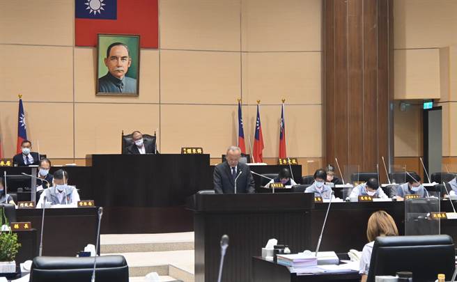 苗栗县长徐耀昌今天是他任内最后1次进行施政总报告。（李京升摄）