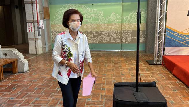 宜兰县长林姿妙回应，尊重江聪渊的想法，一切会依照规定办理。（吴佩蓉摄）