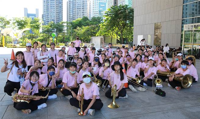 晓明女中管乐团将与中部300多名学子的街舞演出合作，在今年国庆大会演出「跳出团结力，舞出新视界」节目。（晓明女中提供／陈淑芬台中传真）