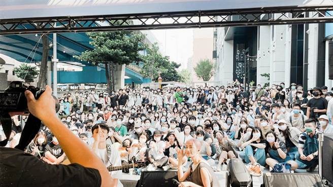 「芳岗高铁栈」为庆贺完工，近日举办「理想生活节」，总共吸引超过3500人参与。（柯宗纬翻摄）