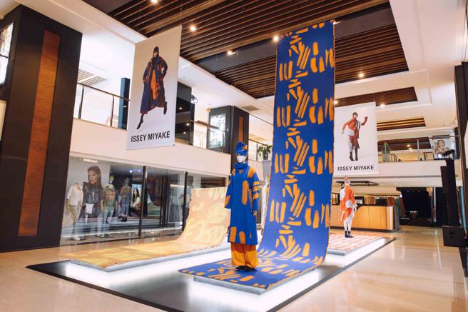 ISSEY MIYAKE即日起至11月1日於麗晶精品 B2舉辦「GROW斑斕毛織」特展。（ISSEY MIYAKE提供） 