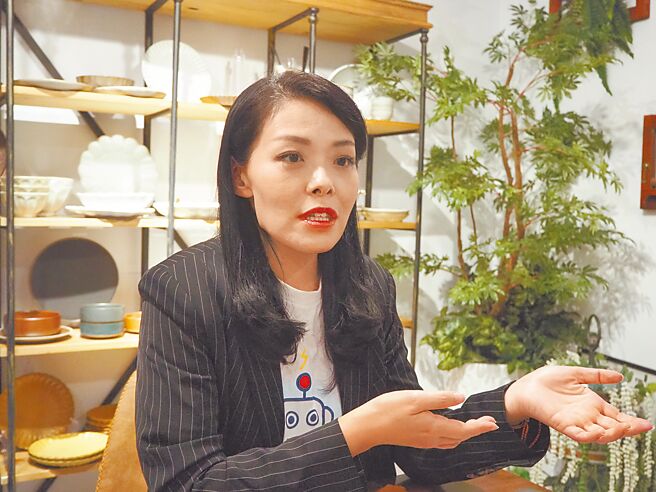 針對綠營發布最新民調，高虹安競選辦公室表示，早就發出預告，此是先抹黑、後假民調，提醒社會大眾明辨事實。（陳育賢攝）