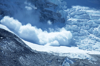 史上最慘！喜馬拉雅山大雪崩 41人登山隊遭活埋至少10死多人失蹤