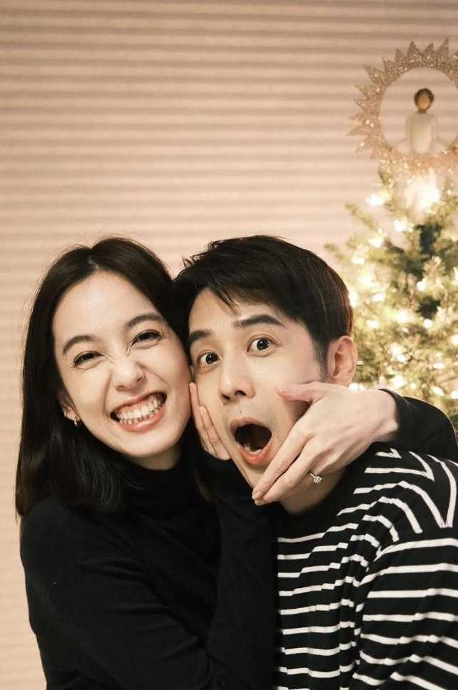 胡宇威和陈庭妮今年初忽然认爱，而且一认就是宣布要结婚了，给大眾一个大惊喜。（图／取自胡宇威脸书）