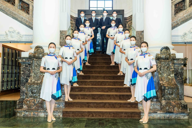 2022年國慶禮賓人員服裝。（圖／取自中華文化總會臉書）