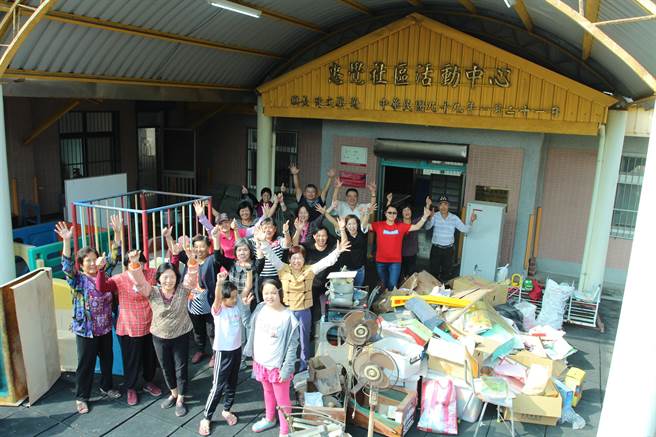 彰化县溪湖镇忠觉社区活动中心，20余年前未落是照顾社区幼儿，设置镇立公托机构，不过后来面临少子化，幼儿园关闭荒废。(社区提供／吴建辉彰化传真)