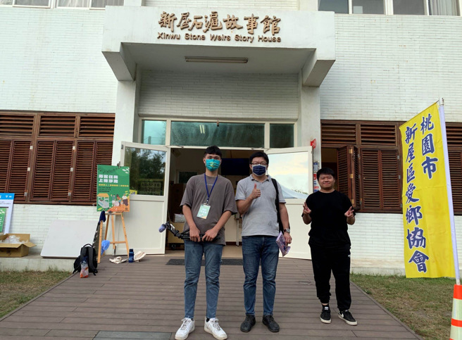 龙华文创系师生协助社区居民保存并推广在地文化。(照片/龙华科大提供)