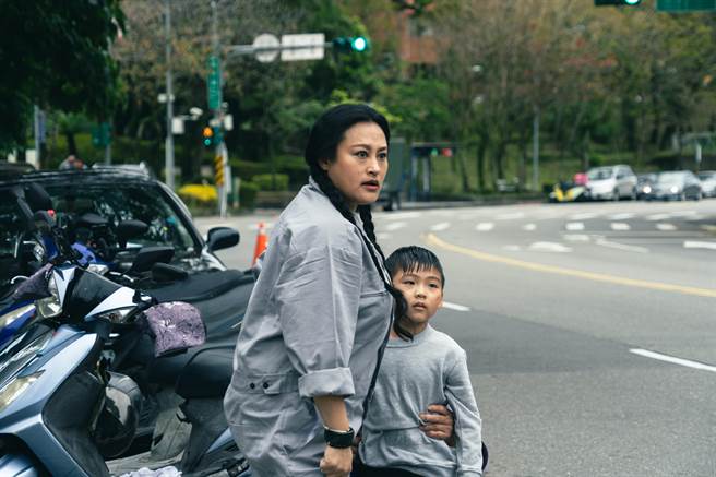 纪晓君演出茁剧场《谁说妈妈像月亮》压力大。（三禾行销提供）