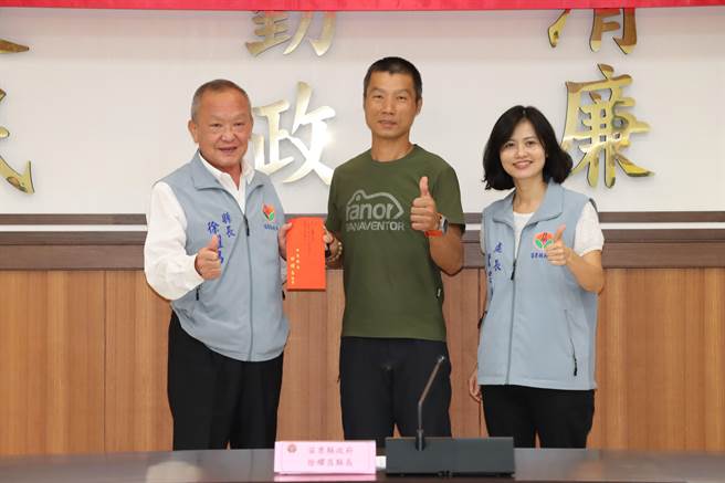 头份市民陈鹏中参加义大利巨人之旅获得总排名第79名，歷时106小时，创下台湾最快完赛纪录。（苗栗县政府提供／李京升苗栗传真）