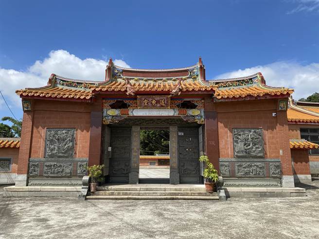 桃园市杨梅区市定古蹟郑大模公祠，又称道东堂双堂屋，拥有百年歷史。（蔡明亘摄）