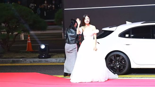 韩善伙也到场参与盛会。（图／翻摄自PICKCON YouTube）