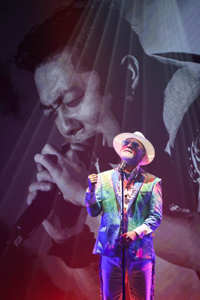 班鐵翔與艾成跨時空對唱。（羅永銘攝）